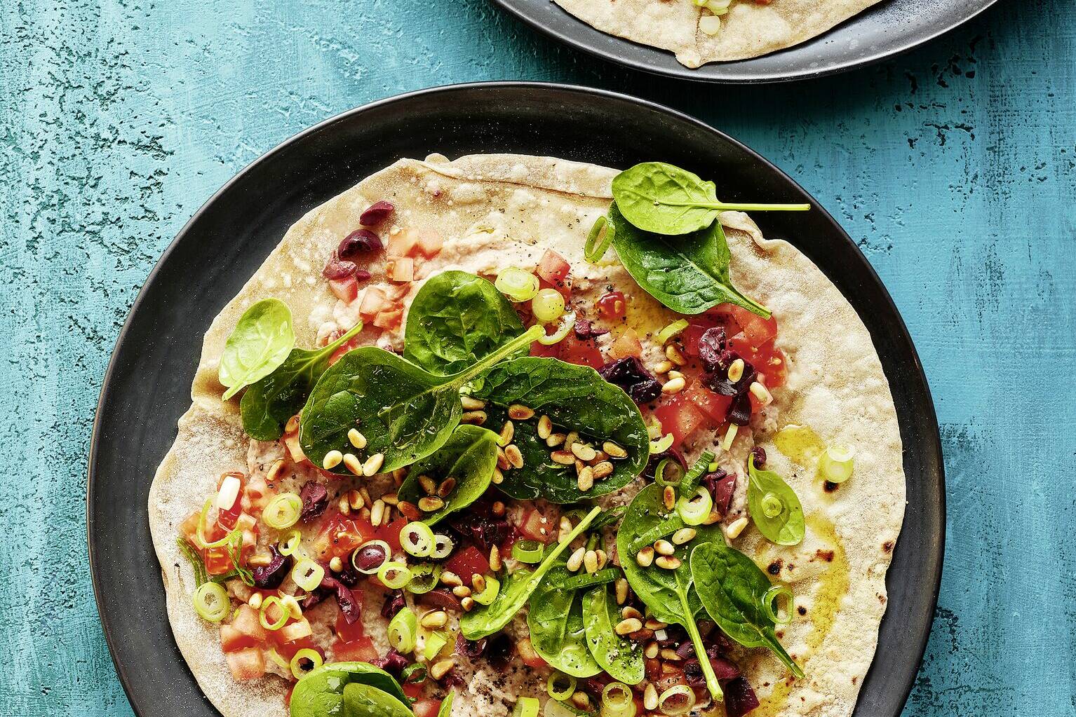 Thunfisch-Wrap-Fladen mit Tomaten und Spinat Rezept | Küchengötter