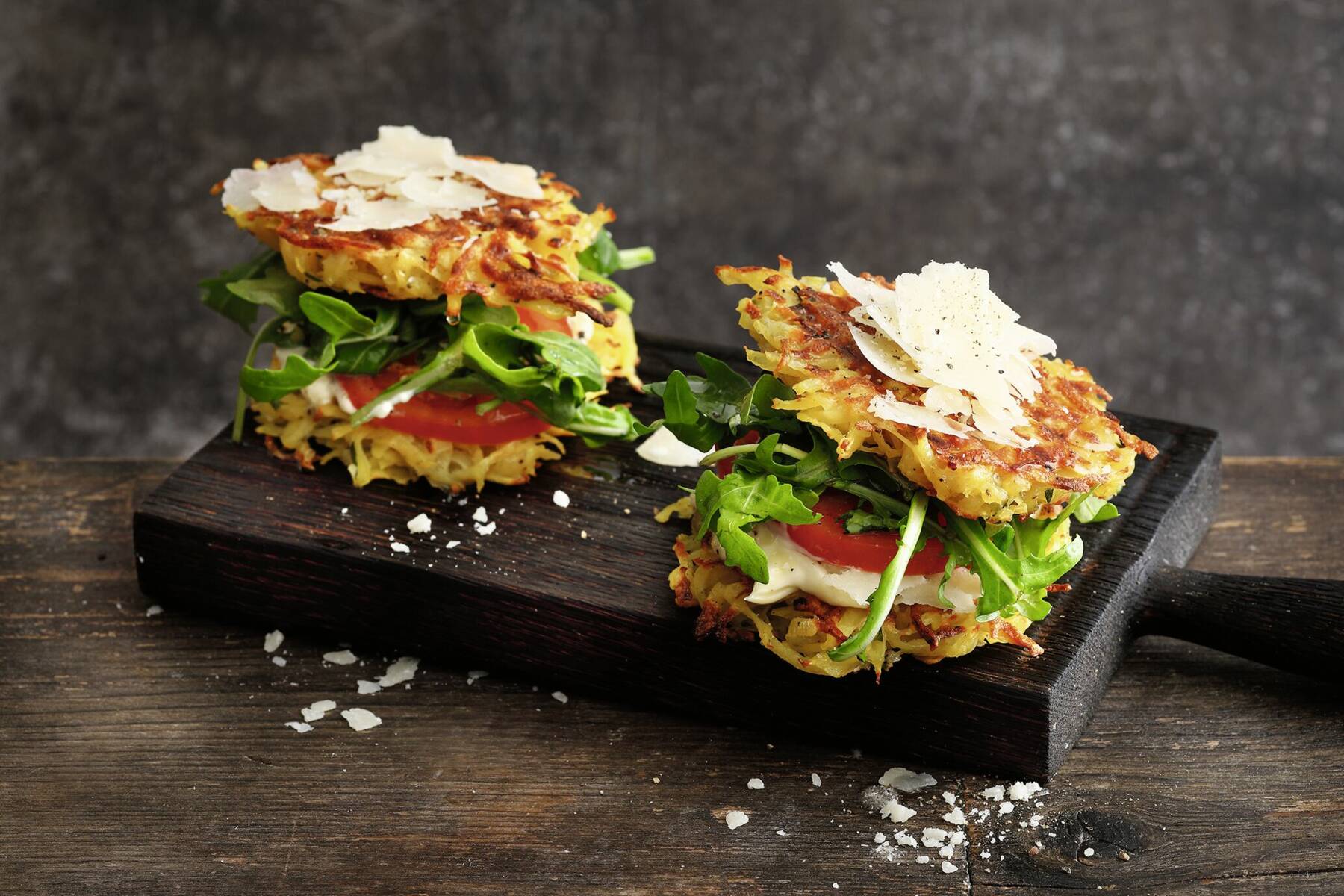 Rösti-Burger mit Rucola Rezept | Küchengötter Rösti-Burger mit Rucola Rezept | Küchengötter