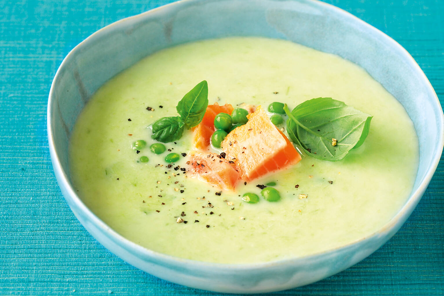 Grüne Spargelsuppe mit Lachs Rezept | Küchengötter Grüne Spargelsuppe mit Lachs Rezept | Küchengötter