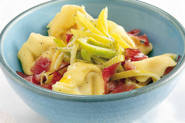 Tortellini mit Lauch-Sahne-Sauce