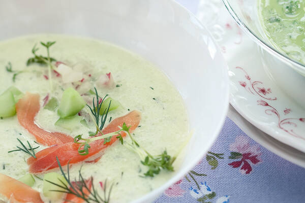 Kalte Gurkensuppe mit Lachs Rezept | Küchengötter Kalte Gurkensuppe mit Lachs Rezept | Küchengötter
