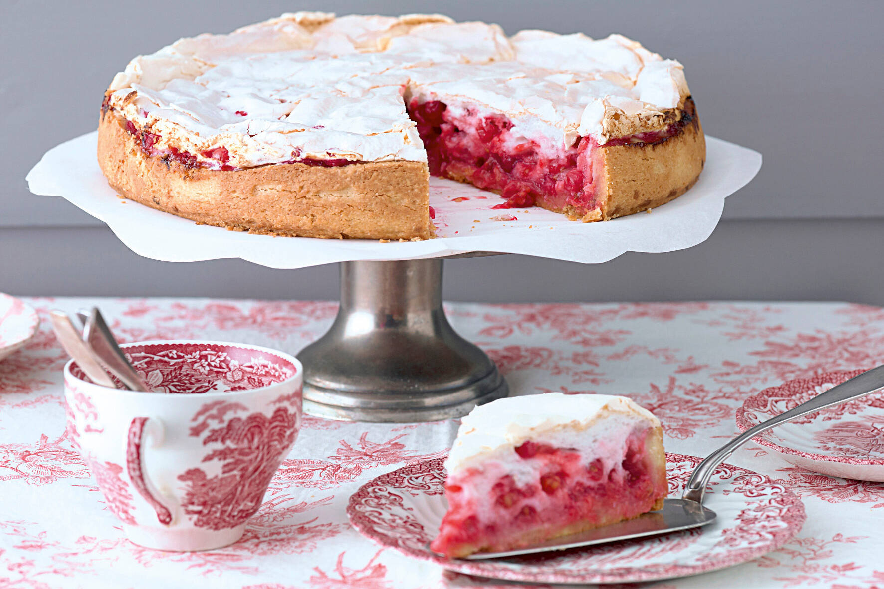 Träubleskuchen mit weißem Baiser Rezept | Küchengötter Träubleskuchen mit weißem Baiser Rezept | Küchengötter