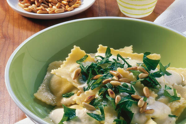 Ravioli mit Kräuter-Käse-Sauce Rezept | Küchengötter
