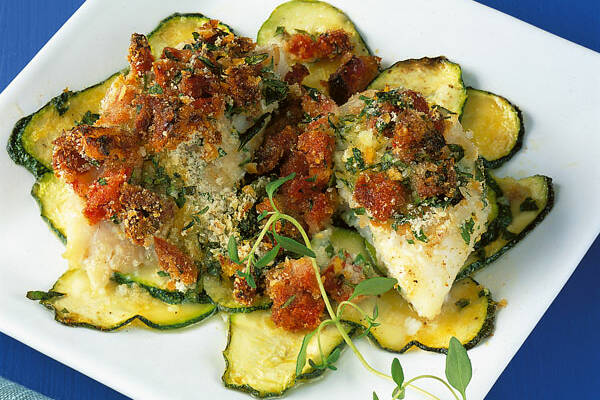 Rotbarsch mit Thymian-Tomaten-Kruste Rezept | Küchengötter Rotbarsch mit Thymian-Tomaten-Kruste Rezept | Küchengötter