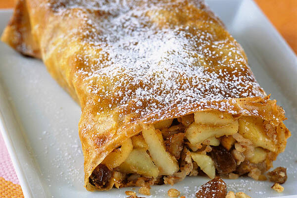 Apfelstrudel mit Filoteig Rezept | Küchengötter