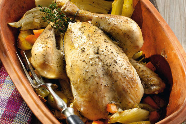 Huhn mit Fenchelgemüse aus dem Römertopf