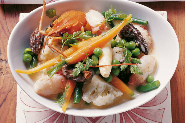 Leipziger Allerlei mit Krebsen Rezept | Küchengötter Leipziger Allerlei mit Krebsen Rezept | Küchengötter