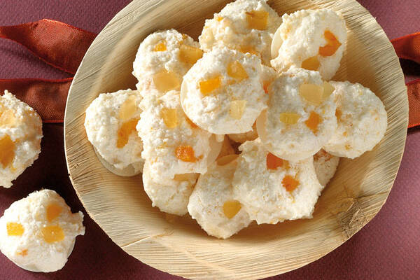 Kokosnuss-Makronen mit Früchten Rezept | Küchengötter