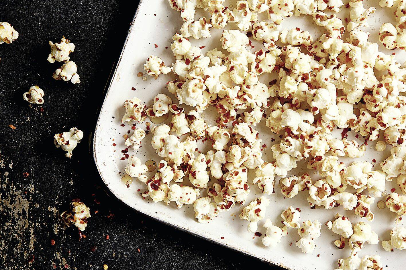 Süß-scharfes Popcorn mit Chiliflocken Rezept | Küchengötter Süß-scharfes Popcorn mit Chiliflocken Rezept | Küchengötter