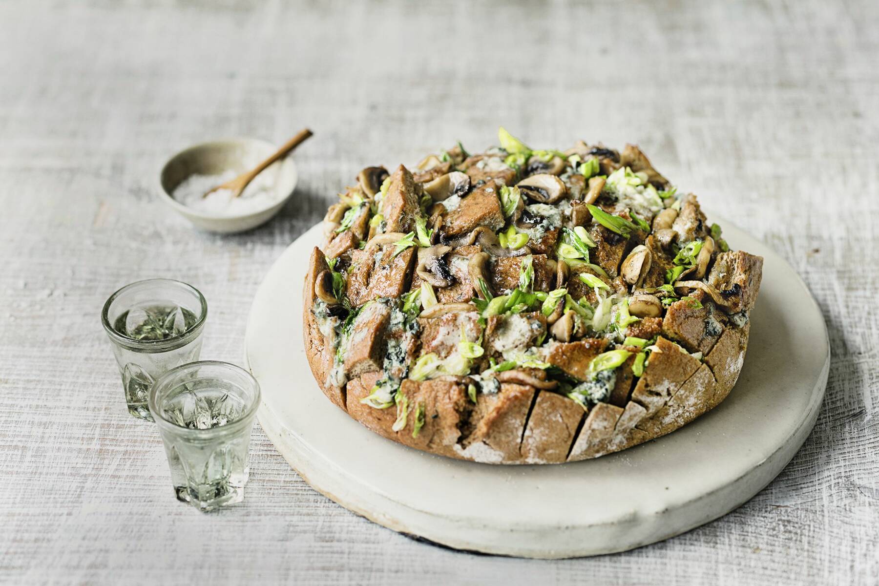 Partybrot mit Pilzen I Zupfbrot Rezept | Küchengötter Partybrot mit Pilzen I Zupfbrot Rezept | Küchengötter