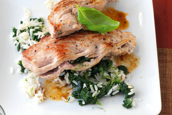 Gefüllte Schweinesteaks mit Spinatreis Rezept | Küchengötter Gefüllte Schweinesteaks mit Spinatreis Rezept | Küchengötter