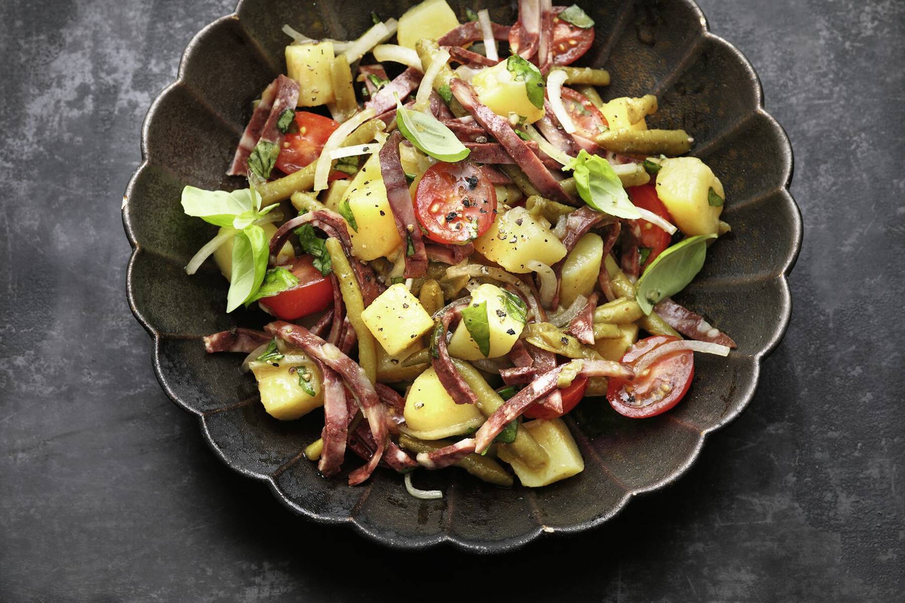 Kartoffel-Blutwurst-Salat Rezept | Küchengötter Kartoffel-Blutwurst-Salat Rezept | Küchengötter