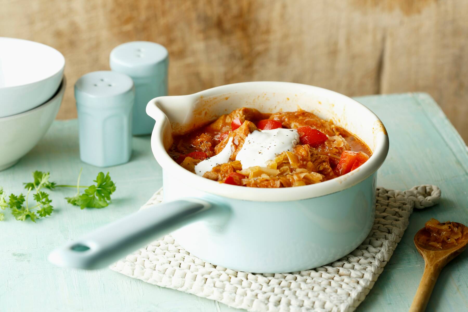 Szegediner Gulasch Rezept | Ungarisches Gulasch mit Sauerkraut ...