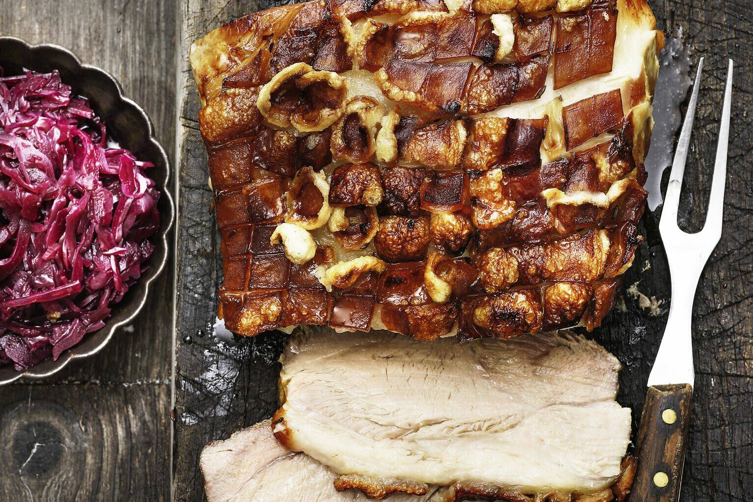 Schweinekrustenbraten mit Blaukraut Rezept | Küchengötter Schweinekrustenbraten mit Blaukraut Rezept | Küchengötter