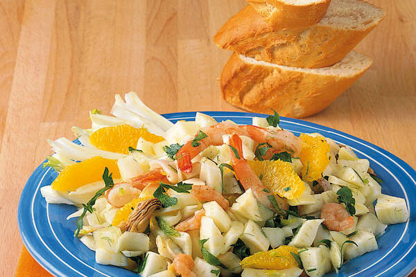 Meeresfrüchtesalat mit Orangenfilets Rezept | Küchengötter Meeresfrüchtesalat mit Orangenfilets Rezept | Küchengötter