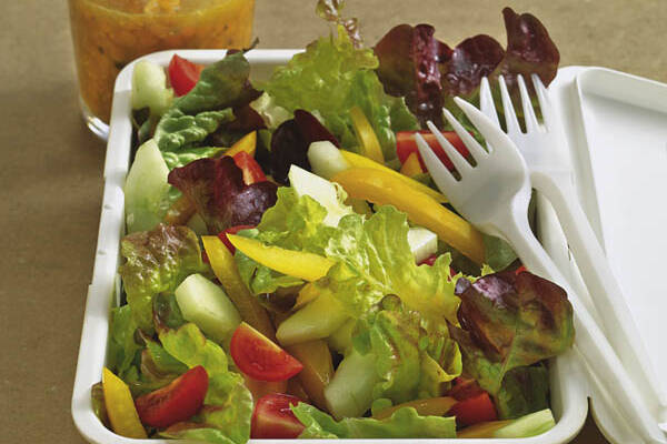 Eichblattsalat mit Rote-Linsen-Dressing Rezept | Küchengötter Eichblattsalat mit Rote-Linsen-Dressing Rezept | Küchengötter