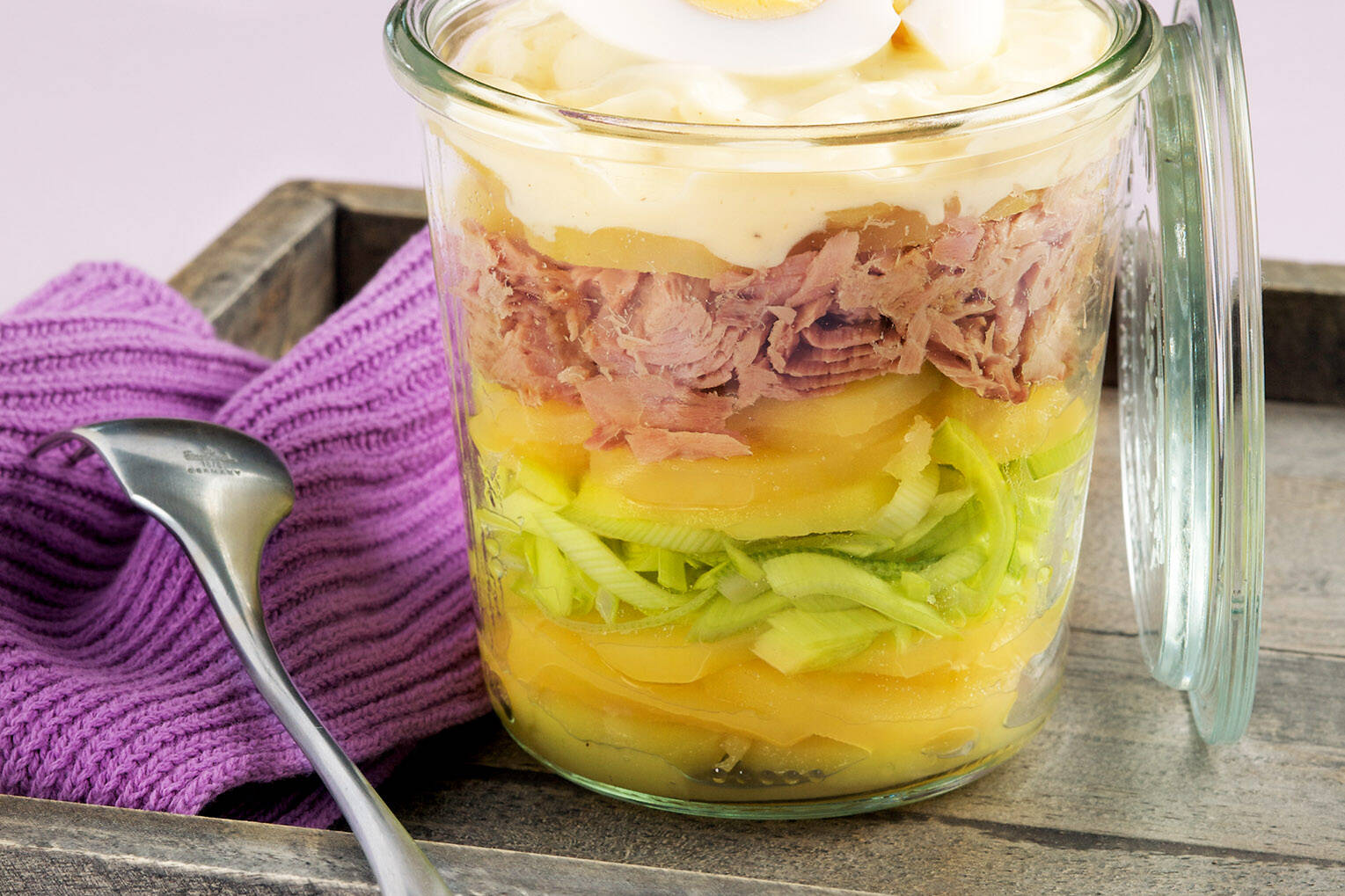 Kartoffel-Schichtsalat mit Thunfisch Rezept | Küchengötter