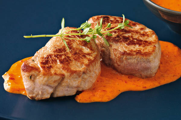 Schweinelendchen mit Paprikasahne Rezept | Küchengötter Schweinelendchen mit Paprikasahne Rezept | Küchengötter