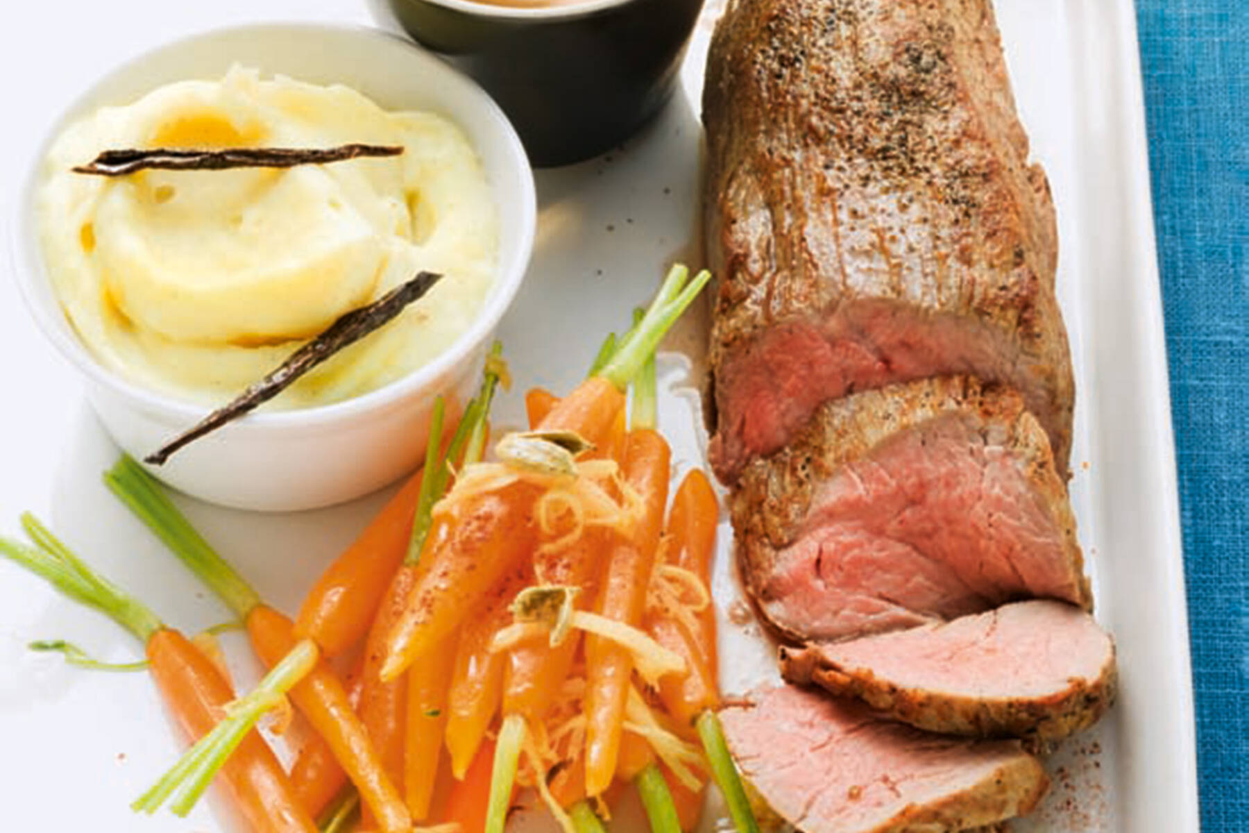 Kalbsfilet mit Cognacsauce und Kardamom-Möhren Rezept | Küchengötter Kalbsfilet mit Cognacsauce und Kardamom-Möhren Rezept | Küchengötter