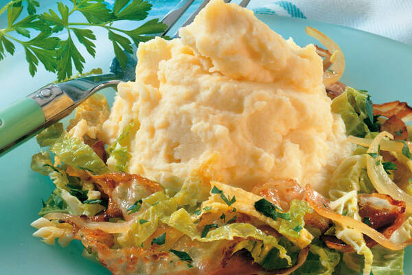 Kartoffelpüree mit Wirsing und Speck Rezept | Küchengötter Kartoffelpüree mit Wirsing und Speck Rezept | Küchengötter