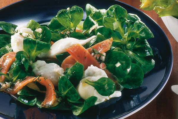 Schnelle Pochierte Eier im Feldsalatnest Rezept | Küchengötter Schnelle Pochierte Eier im Feldsalatnest Rezept | Küchengötter