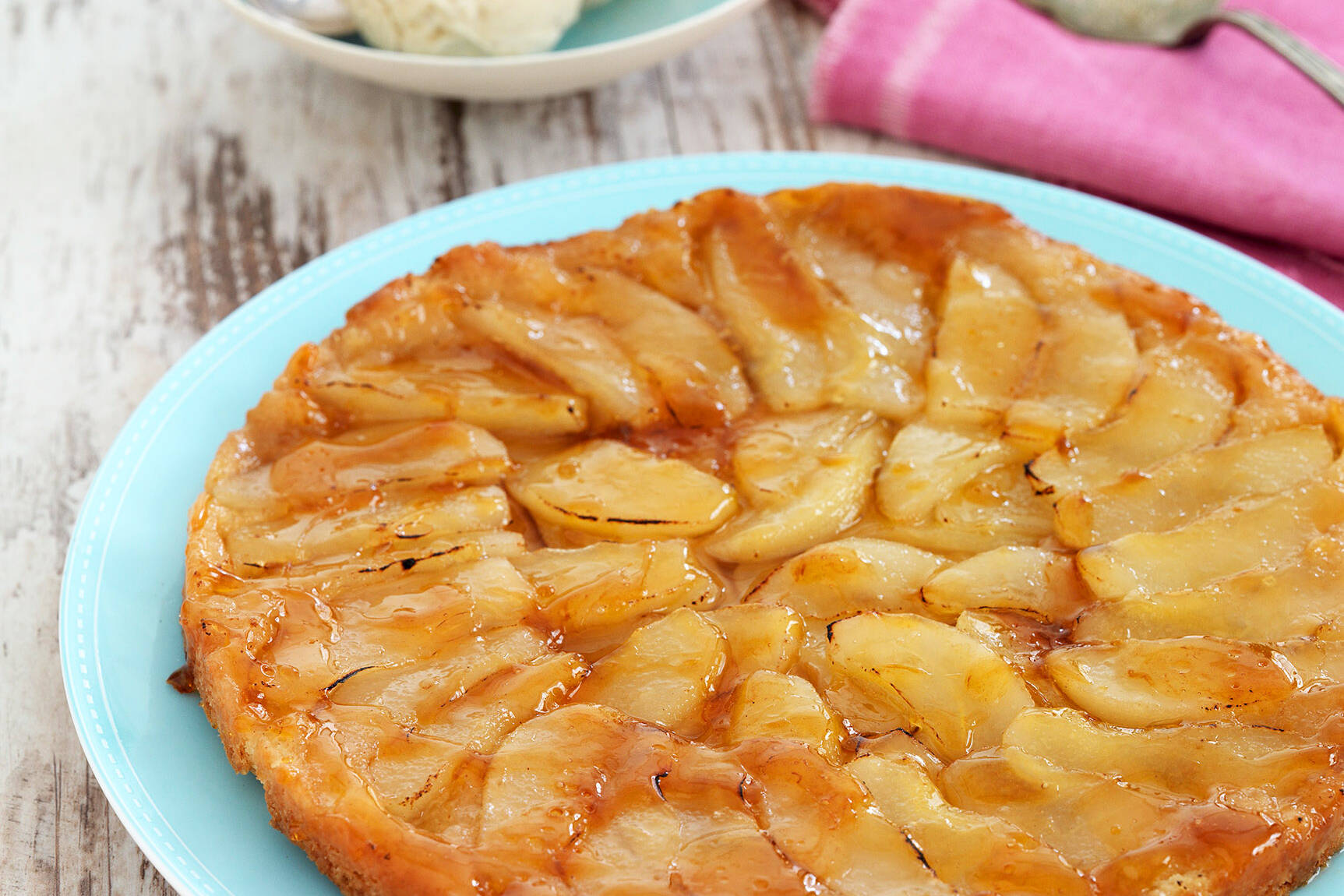 Vegane Birnen-Tarte-Tatin mit Zimtkaramell Rezept | Küchengötter Vegane Birnen-Tarte-Tatin mit Zimtkaramell Rezept | Küchengötter