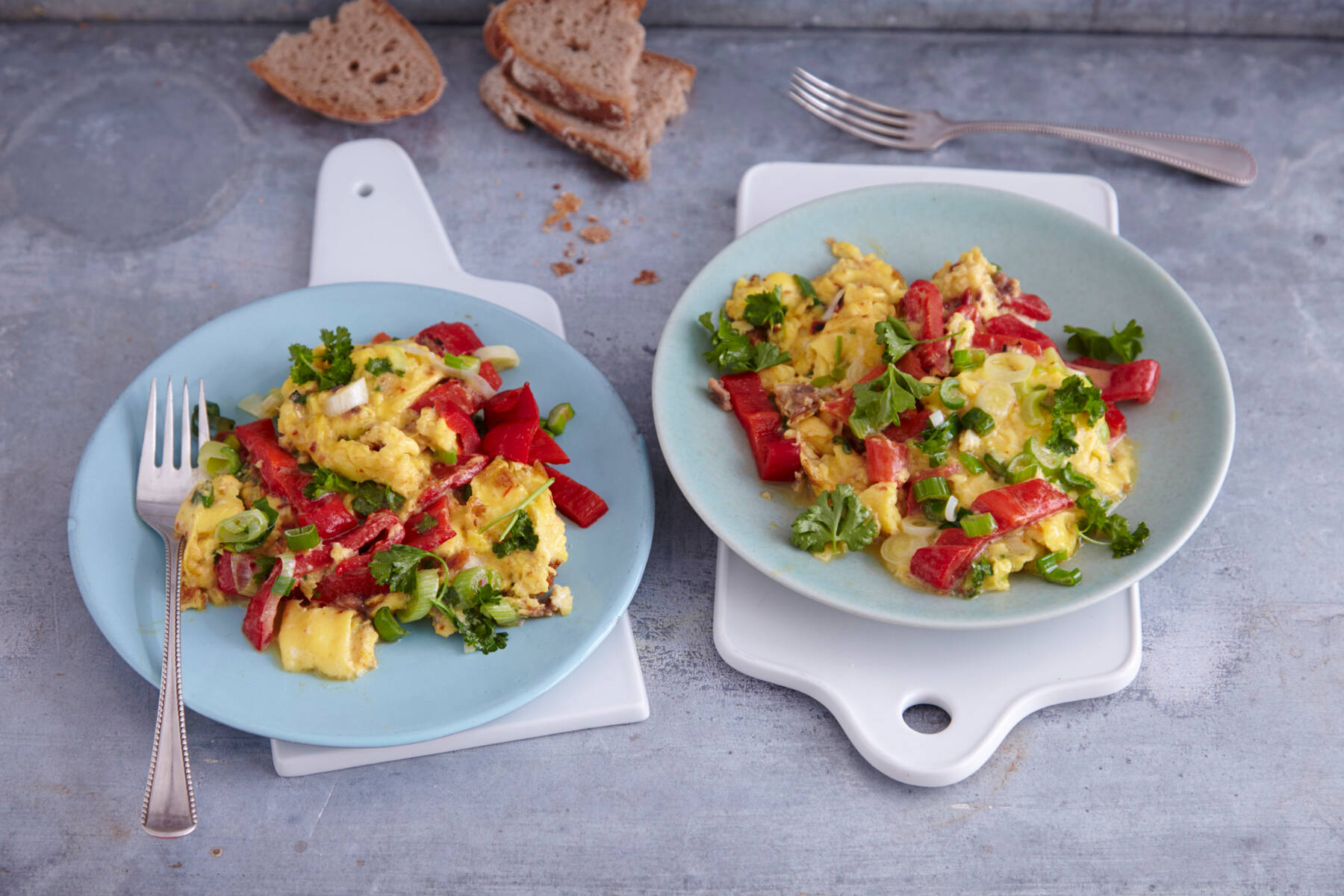Schnelles Rührei mit Paprika und Sardellen Rezept | Küchengötter Schnelles Rührei mit Paprika und Sardellen Rezept | Küchengötter