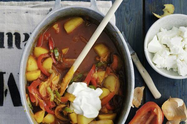 Saftiges Kartoffelgulasch Rezept | Küchengötter Saftiges Kartoffelgulasch Rezept | Küchengötter