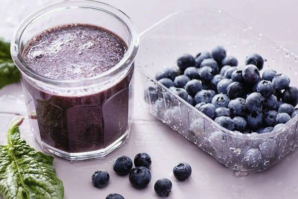 Detox Heidelbeer-Spinat-Smoothie Rezept | Küchengötter