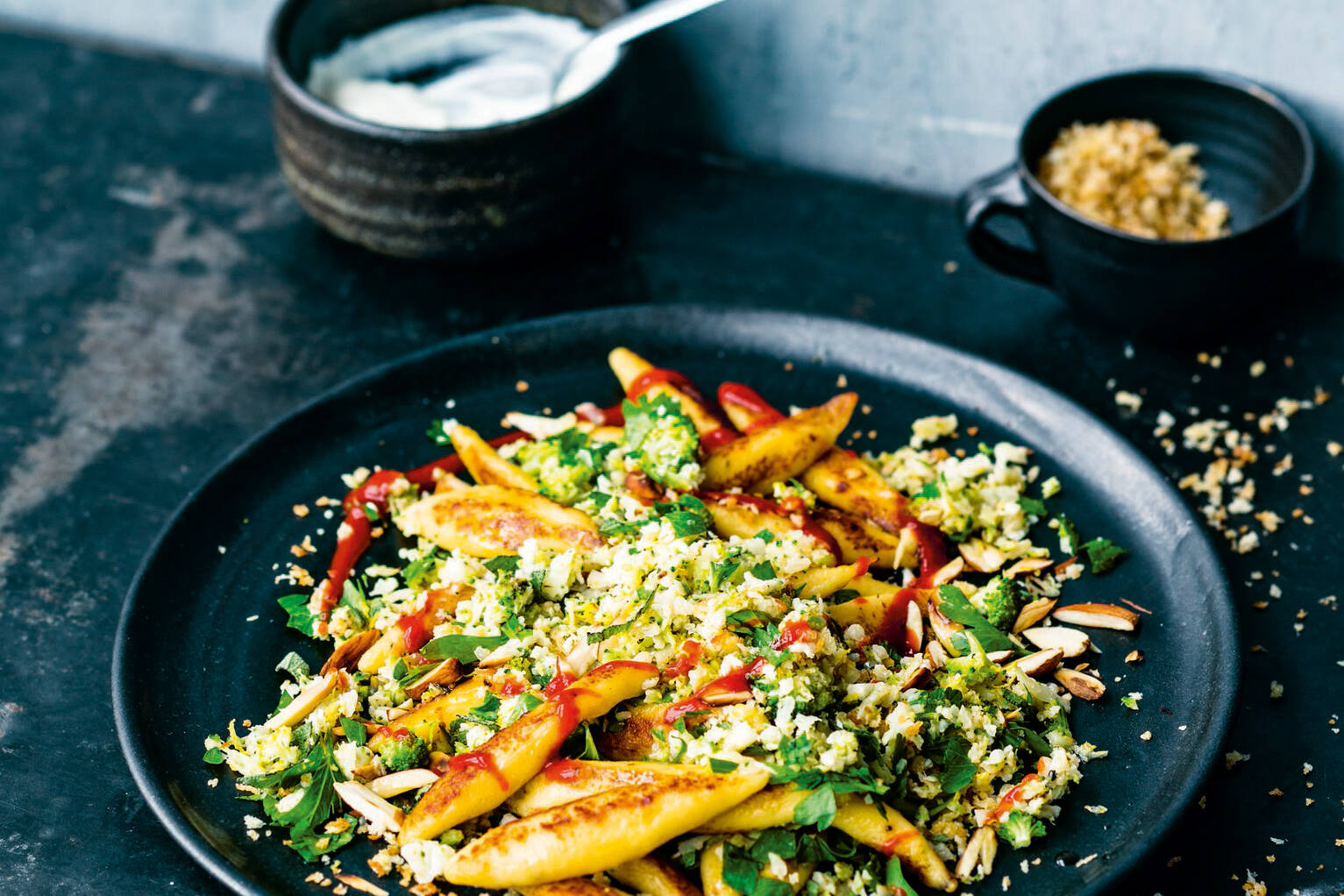 Schupfnudeln mit Gemüse-Pangrattato Rezept | Küchengötter Schupfnudeln mit Gemüse-Pangrattato Rezept | Küchengötter