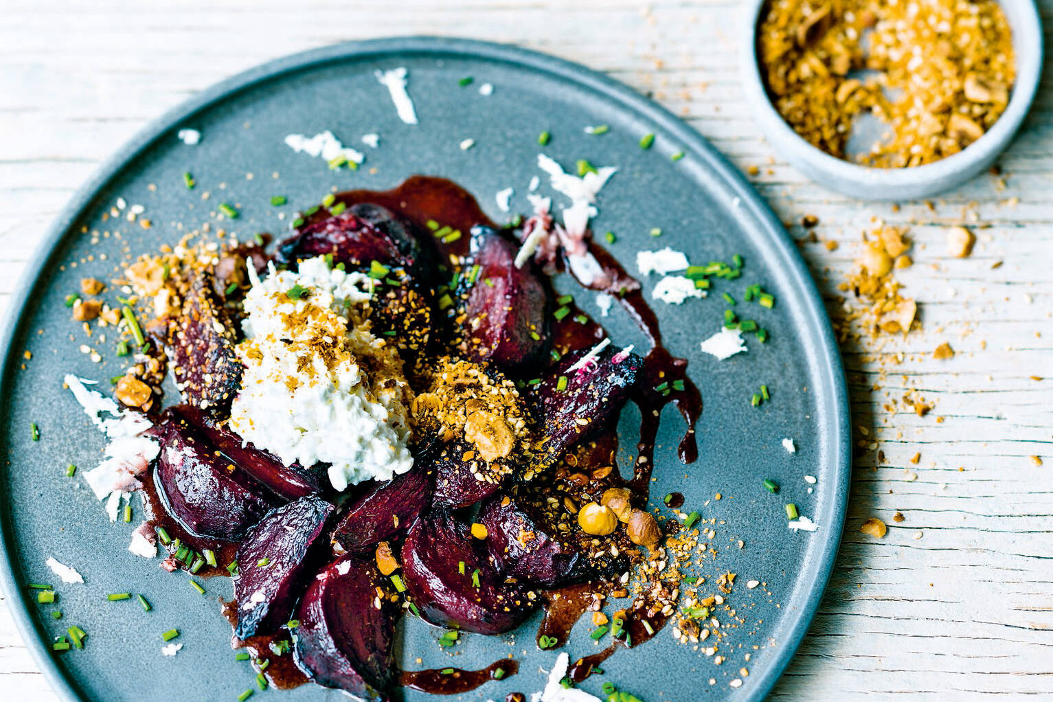 Geröstete Rote Bete mit Dukkah Rezept | Küchengötter Geröstete Rote Bete mit Dukkah Rezept | Küchengötter