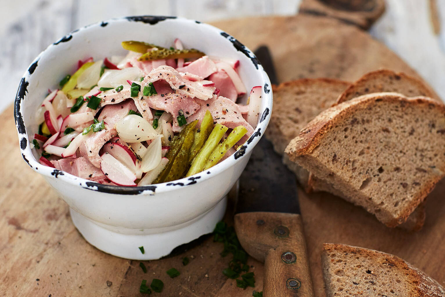 Fleischsalat mit Essig-Öl-Mayonnaise