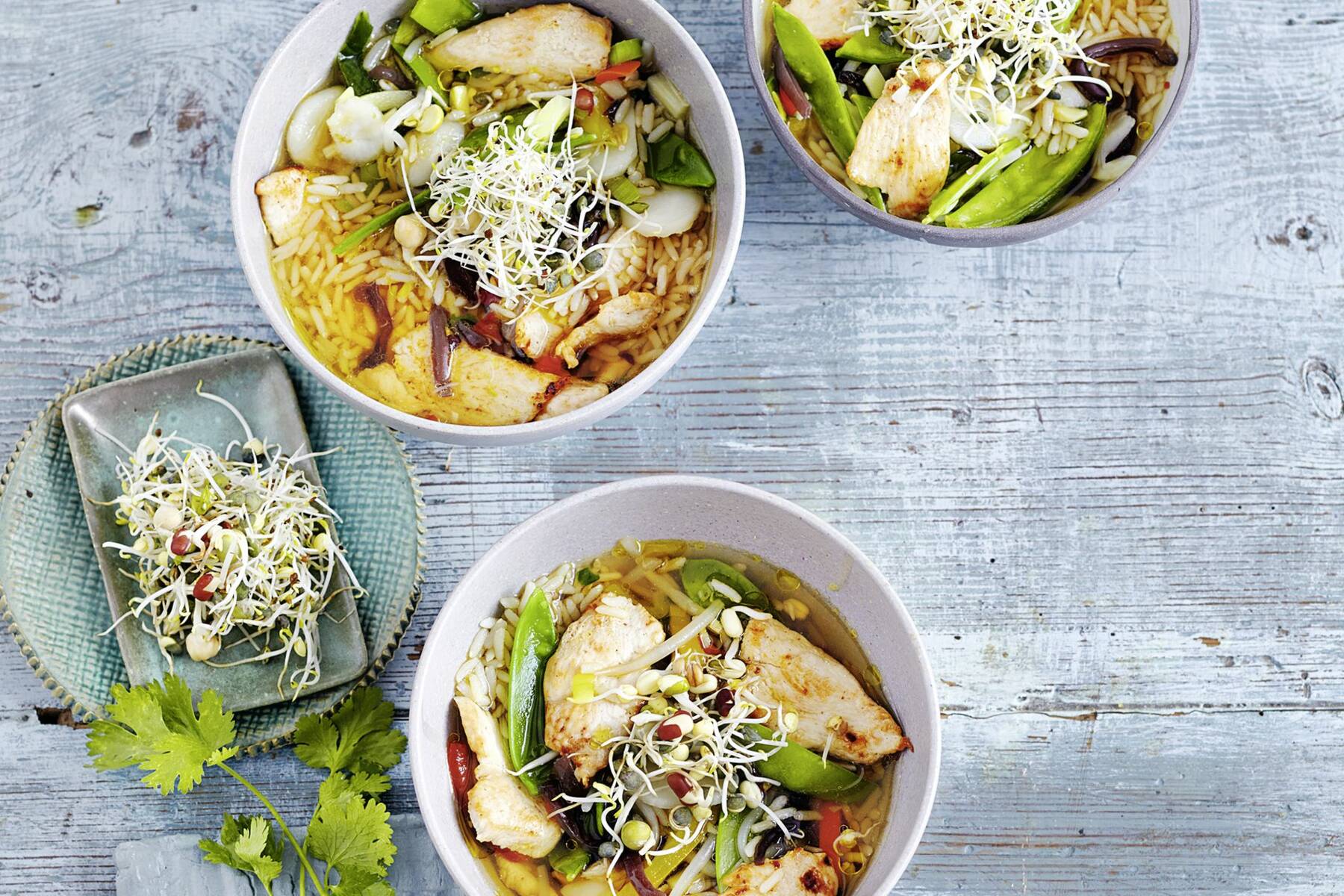 Asiatische Reissuppe mit Huhn Rezept | Küchengötter Asiatische Reissuppe mit Huhn Rezept | Küchengötter