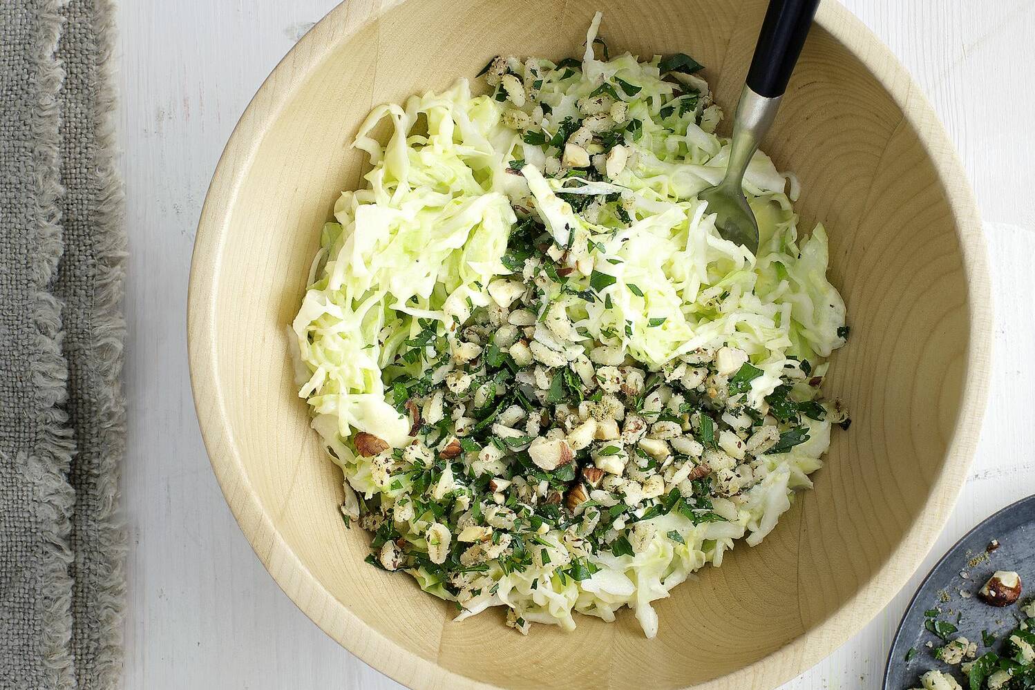Spitzkohl-Nuss-Salat | Slow Carb Rezept | Küchengötter