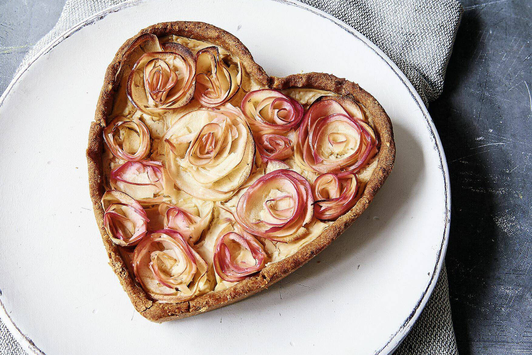 Apfelrosen-Kuchen – zuckerfrei Rezept | Küchengötter Apfelrosen-Kuchen – zuckerfrei Rezept | Küchengötter