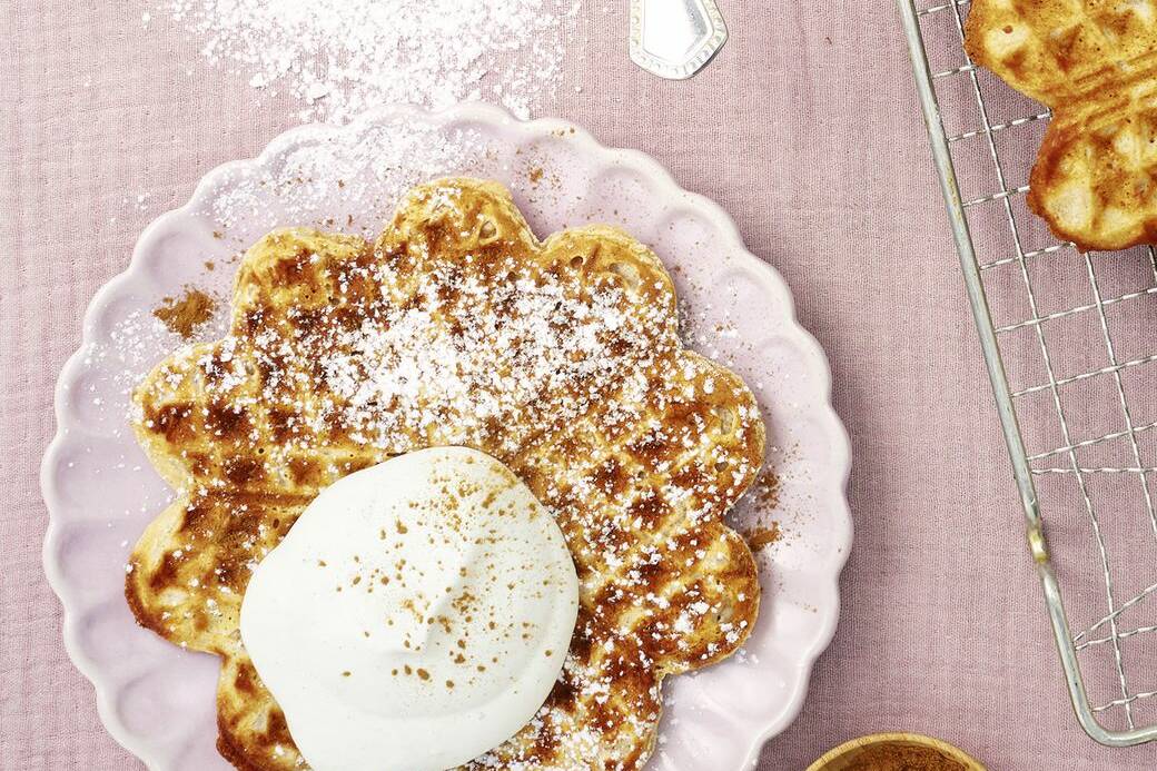 Vegane Gewürzwaffeln mit Vanillecreme Rezept | Küchengötter Vegane Gewürzwaffeln mit Vanillecreme Rezept | Küchengötter