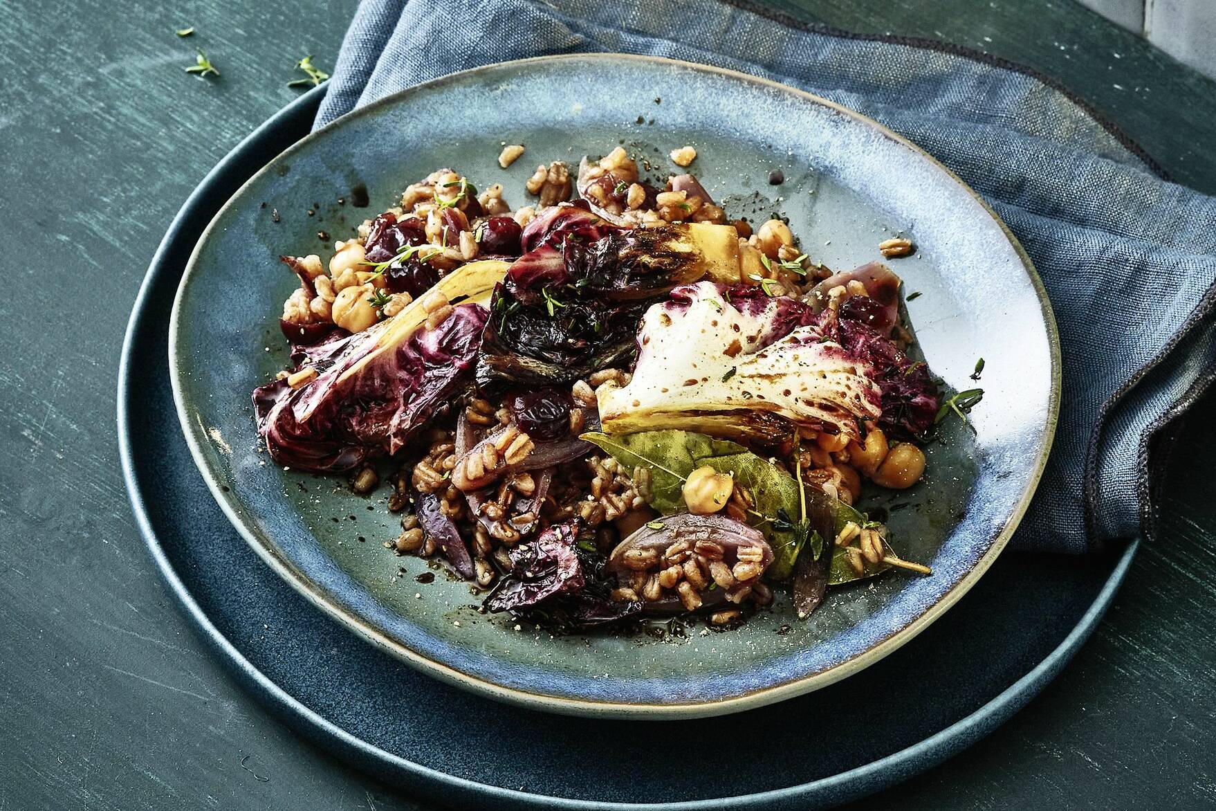 Geschmorter Dinkel mit Radicchio Rezept | Küchengötter Geschmorter Dinkel mit Radicchio Rezept | Küchengötter