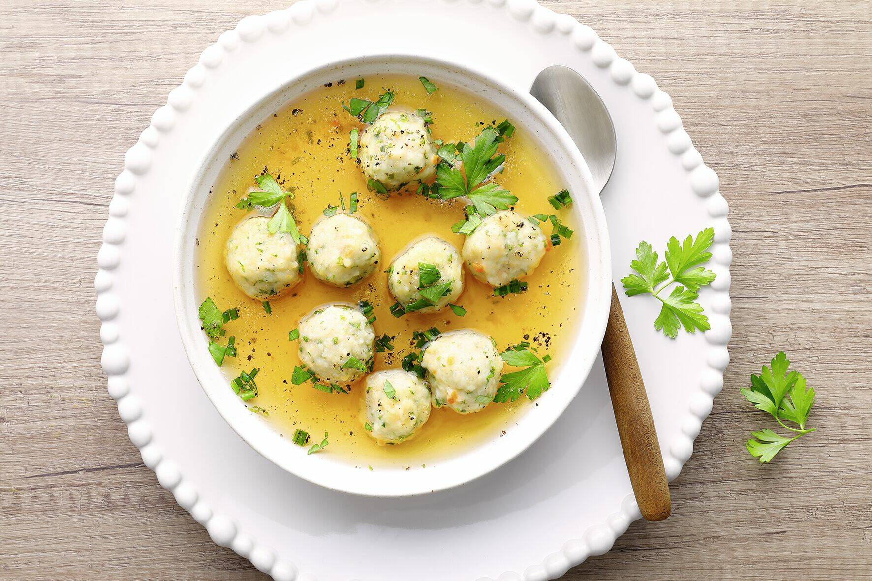 Vegane Markklößchensuppe Rezept | Küchengötter Vegane Markklößchensuppe Rezept | Küchengötter