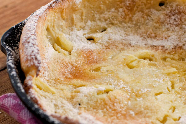 Ofenpfannkuchen mit Äpfeln Rezept | Küchengötter Ofenpfannkuchen mit Äpfeln Rezept | Küchengötter