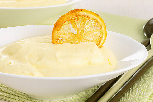 Zitronencreme mit kandierten Zitronen Rezept | Küchengötter Zitronencreme mit kandierten Zitronen Rezept | Küchengötter