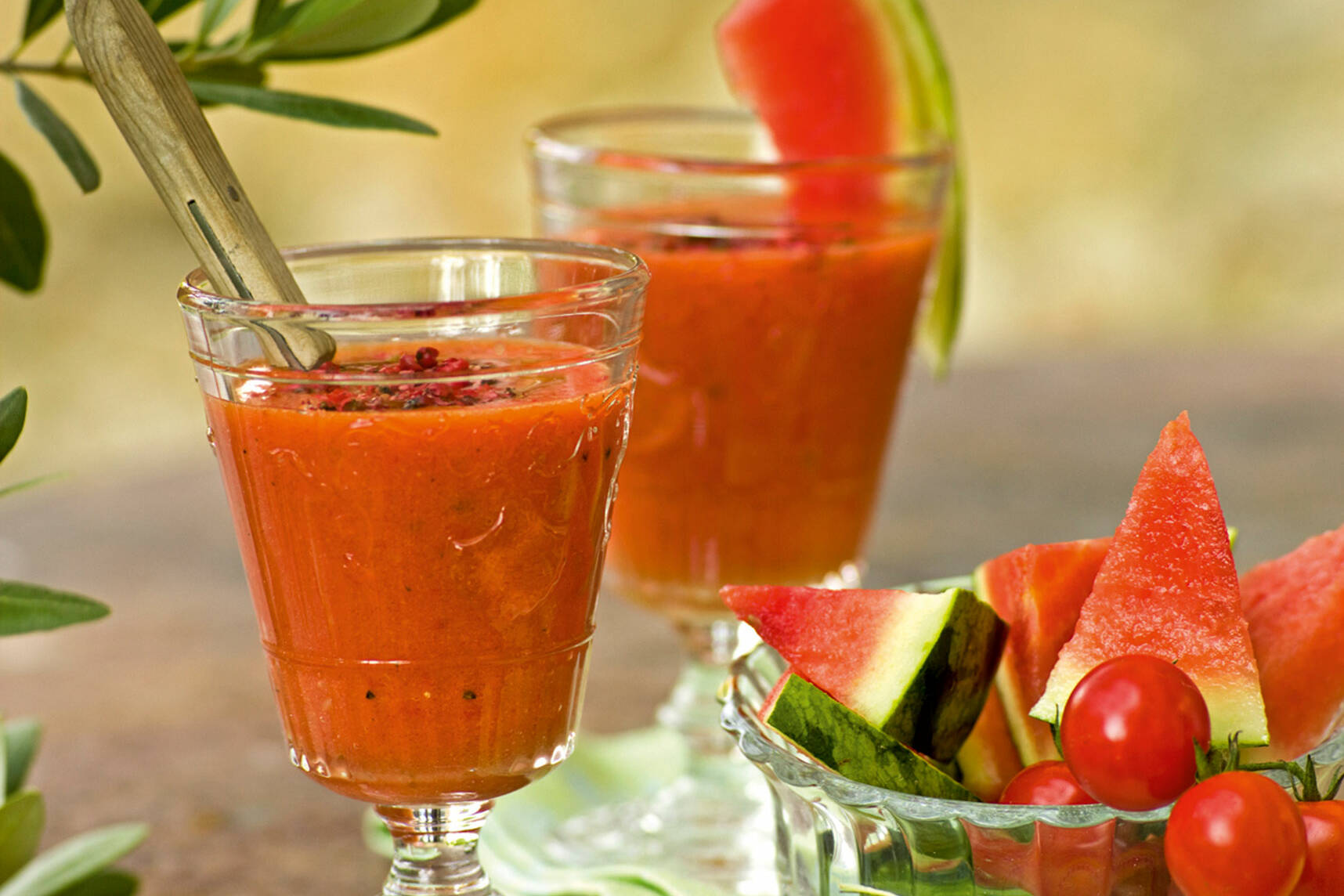 Wassermelonen-Tomaten-Gazpacho Rezept | Küchengötter Wassermelonen-Tomaten-Gazpacho Rezept | Küchengötter