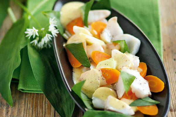 Bärlauchsalat mit Rotbarsch