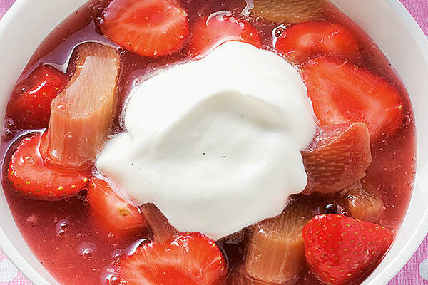 Rhabarber-Kompott mit Vanille Rezept | Küchengötter Rhabarber-Kompott mit Vanille Rezept | Küchengötter