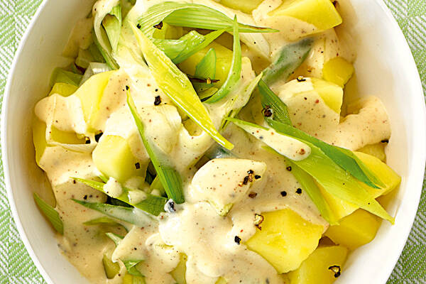 Schnelle Käsekartoffeln mit Sahne-Lauch Rezept | Küchengötter Schnelle Käsekartoffeln mit Sahne-Lauch Rezept | Küchengötter