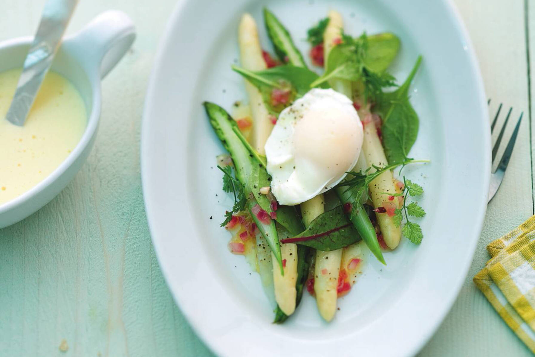 Lauwarmer Spargelsalat mit Pochiertem Ei Rezept | Küchengötter