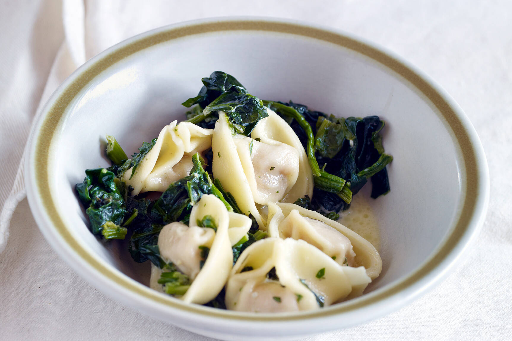 Foto von Tortellini mit Spinat