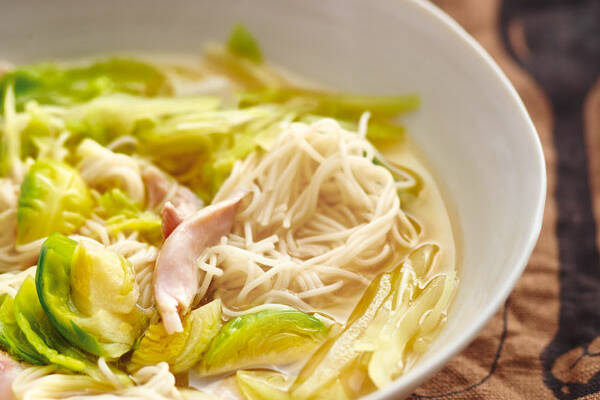 Hühnertopf mit Kohl und Nudeln Rezept | Küchengötter Hühnertopf mit Kohl und Nudeln Rezept | Küchengötter