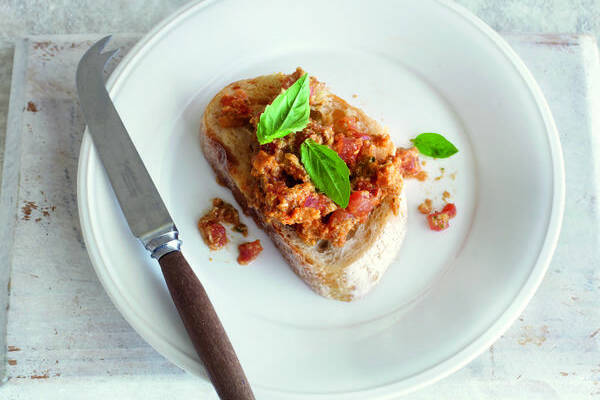 Tomaten-Mozzarella-Aufstrich Rezept | Küchengötter Tomaten-Mozzarella-Aufstrich Rezept | Küchengötter