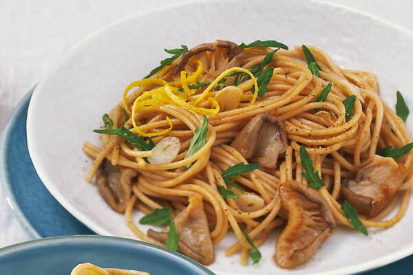 Vollkornspaghetti mit Austernpilzen Rezept | Küchengötter Vollkornspaghetti mit Austernpilzen Rezept | Küchengötter
