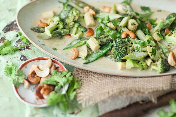 Thailändisches grünes Gemüsecurry Rezept | Küchengötter Thailändisches grünes Gemüsecurry Rezept | Küchengötter